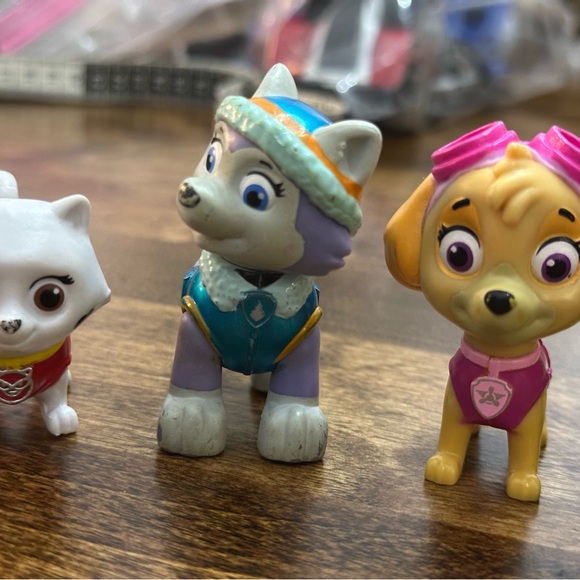 Paw Patrol Action Figures - Red, Orange, Green, Pink - Picture 4 of 5
